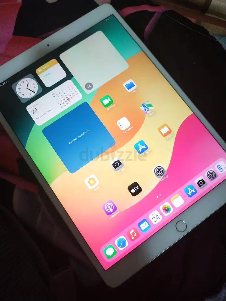 Apple iPad - Sleek and Stylish with Crisp Display!63214895057793112