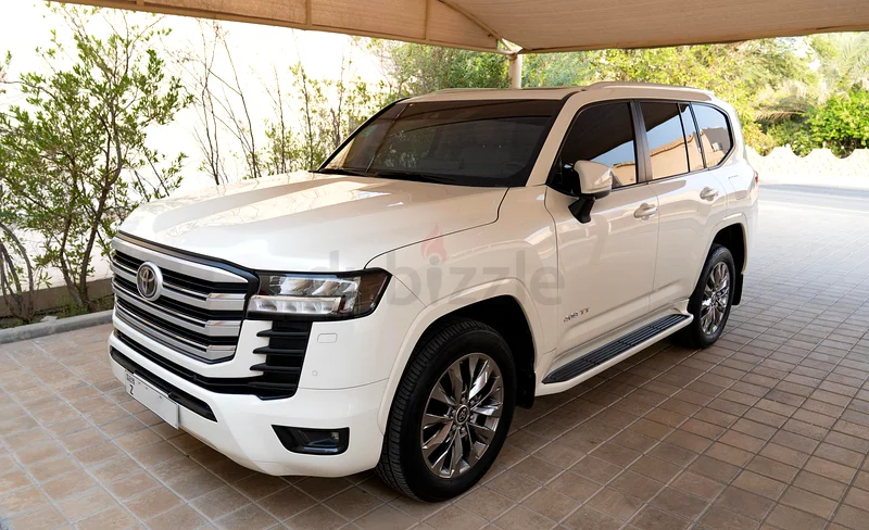 Land cruiser 2023 GCC  3.5l Turbo no accident63157886250755112