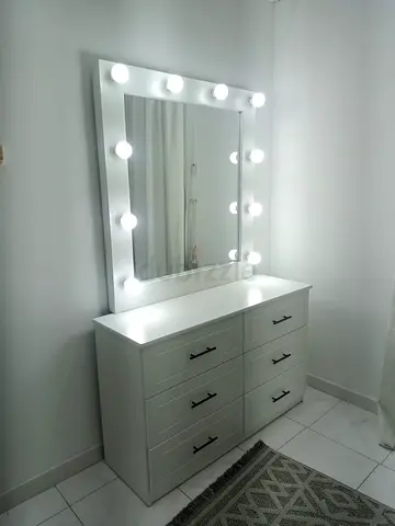 Drasaing table