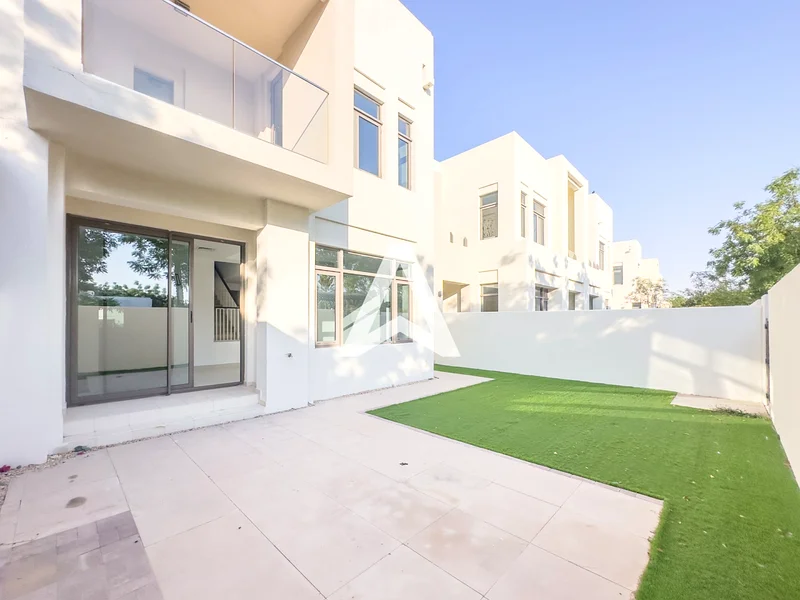 Open House | Closed Kitchen | Corner Unit Big Plot63918088170625110