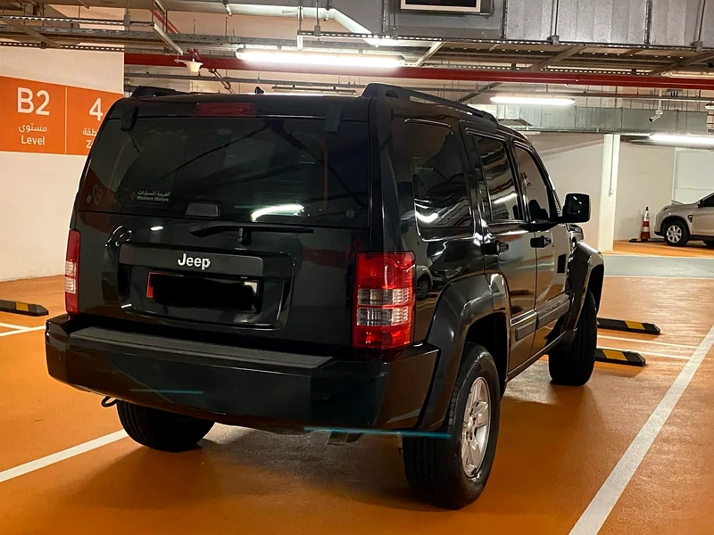 جيب بلاك تشerokee 4x4 للبيع63155553153667113