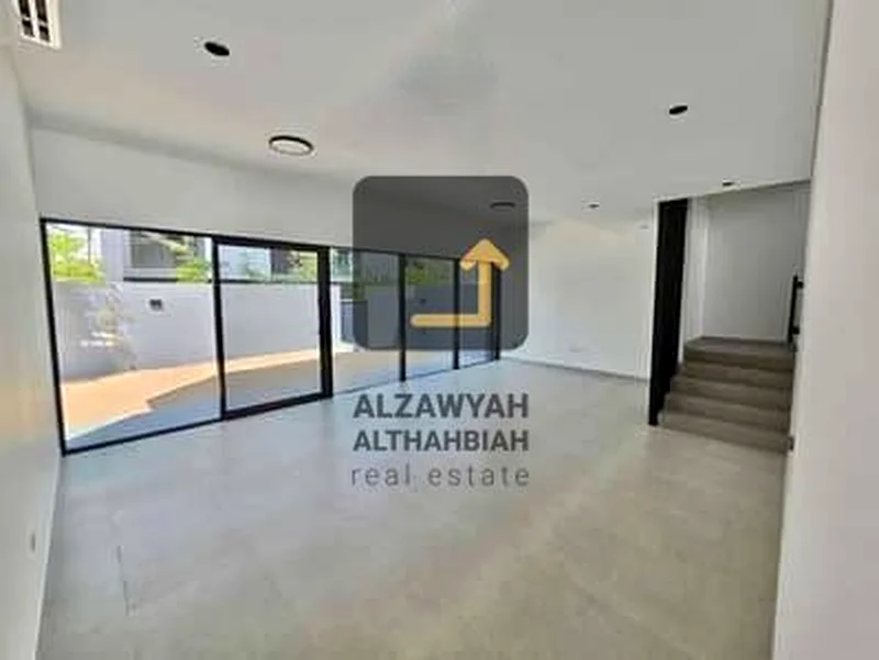 عرض ساخن: منزل تاون هاوس 3 غرف نوم + غرفة خادمة + شرفة + غرفة نوم رئيسية في مجتمع مسر روبينا المُحَصَّن63157889139843112