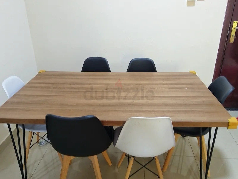 مجموعة طاولة طعام عصرية وأنيقة مع 6 كراسي بألوان زاهية63217328477827114
