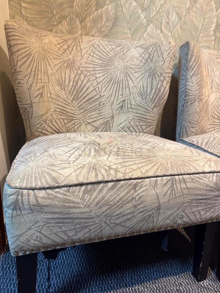 Stylish Leaf Pattern Upholstered Chair63219829397761112