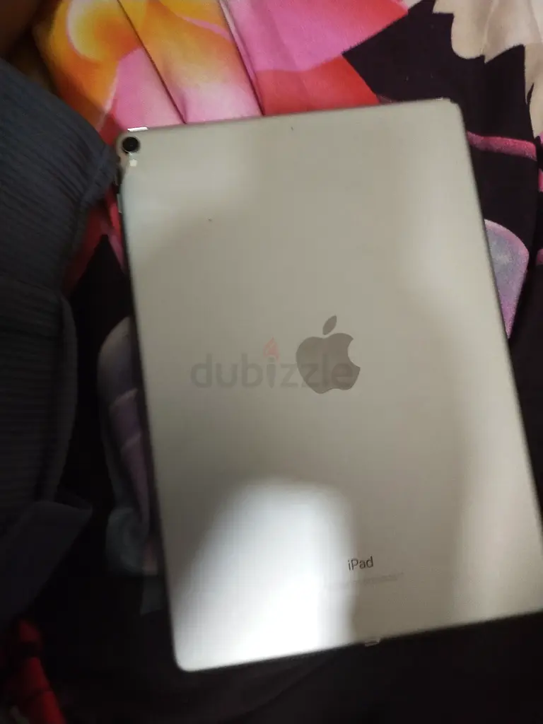 Apple iPad - Sleek and Stylish with Crisp Display!63214895057793111
