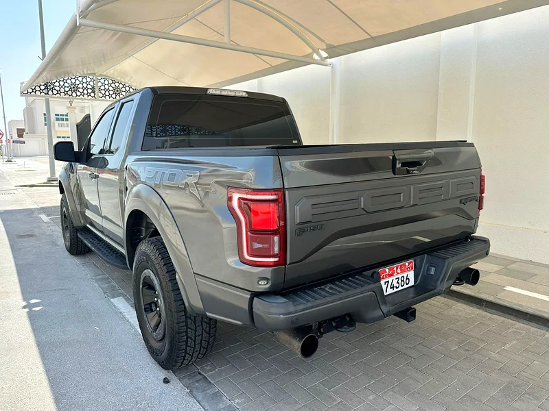 For sale, 2018 Gulf-spec Ford Raptor, engine blessed by Allah, in agency condition63156041501057114
