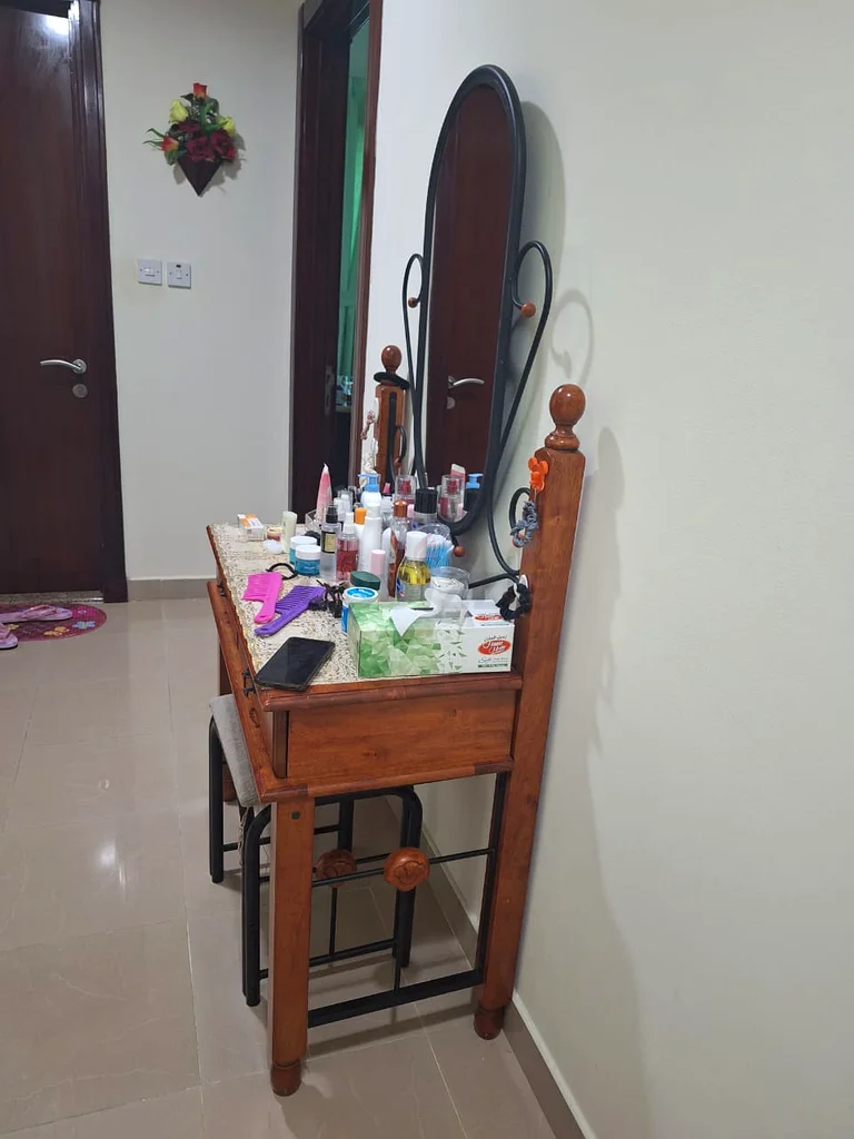 طاولة تلبيس مع كرسي63189121961090111