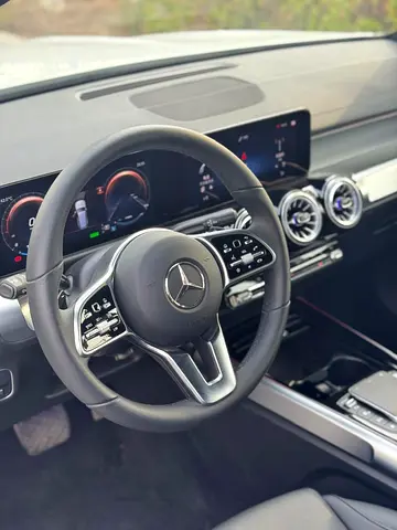 صورة 6 لـ 2022 Mercedes-BENZ EQB