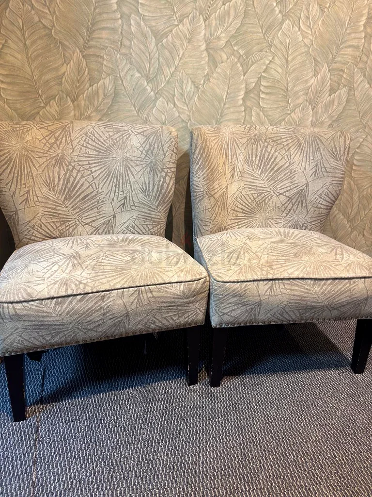 Stylish Leaf Pattern Upholstered Chair63219829397761111