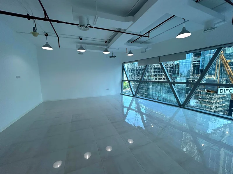 Vacant DIFC Office/ car park/fitted / partition63185714027906112