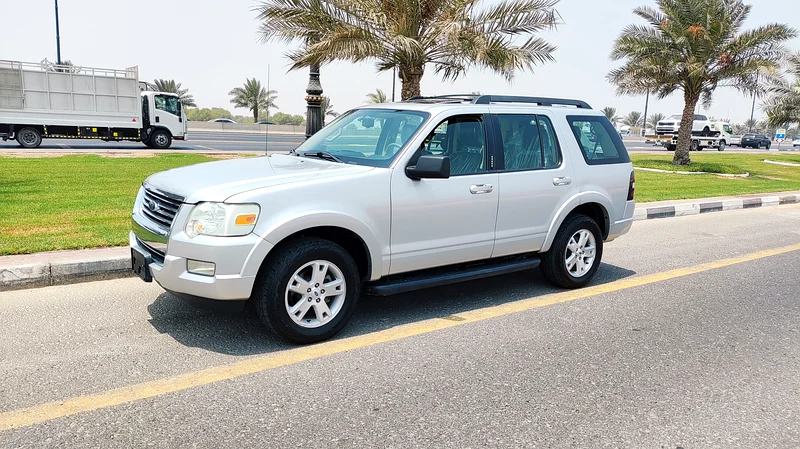FORD EXPLORER 2010 GCC FULL OPTION ALL WHEEL DRIVE VERY CLEAN CAR GOOD CONDITION63156041583107113