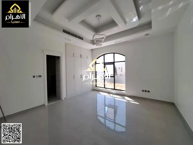فيلا ركنية بتشطيبات فاخرة - طابقان وسطح - تكييف مركزي - مصعد - ملكية حرة لجميع الجنسيات - مساحات كبيرة جاهزة للسكن63871901351683114