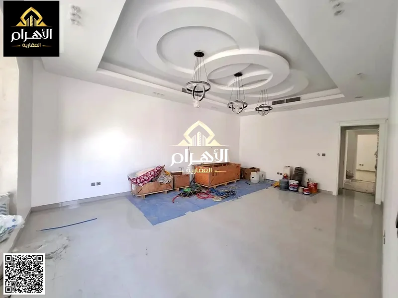 فيلا ركنية بتشطيبات فاخرة - طابقان وسطح - تكييف مركزي - مصعد - ملكية حرة لجميع الجنسيات - مساحات كبيرة جاهزة للسكن63871901351683113