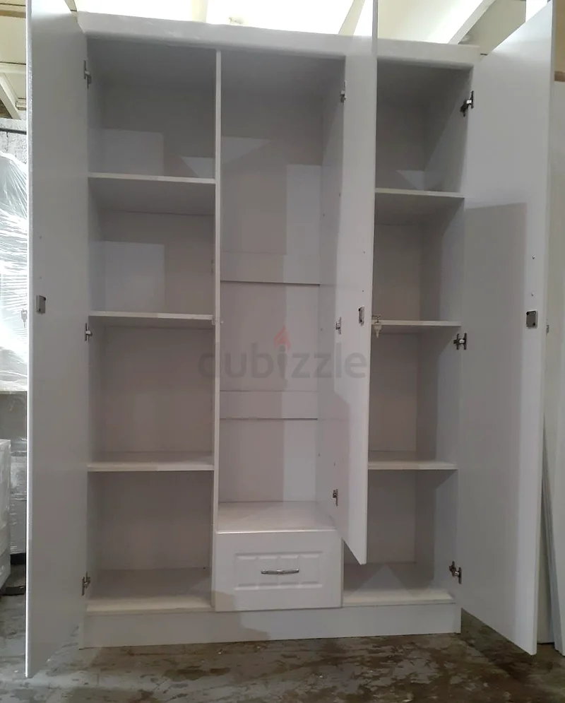Sleek White Wardrobe with Mirror - Perfect for Modern Spaces!63217822028929111
