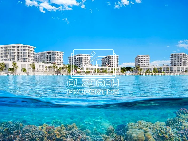 STUDIO with sea view | Beach | Smart home | Shops on the basement floor63280302697729114