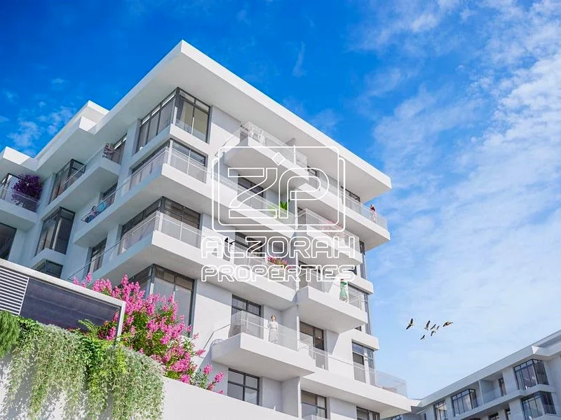 STUDIO with sea view | Beach | Smart home | Shops on the basement floor63280302697729113