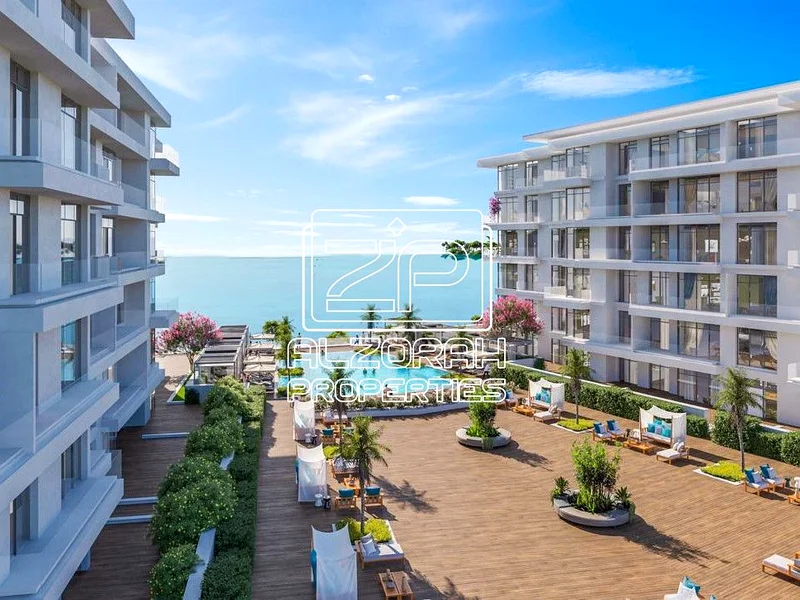 STUDIO with sea view | Beach | Smart home | Shops on the basement floor63280302697729111