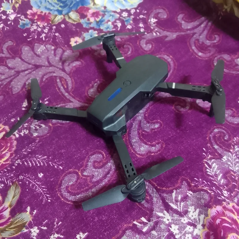 Compact and Versatile Camera Drone in Great Condition!63235111979906112