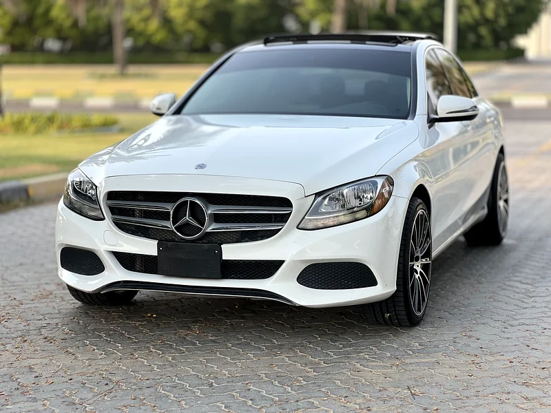 Mercedes C300 2016 model, imported to America, clean title, panoramic roof, fully optioned, agency paint, in agency condition63150026998401114