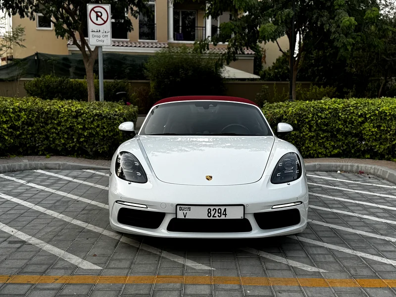 Porsche Boxter S - 718 New shape - GCC - Low Milage - Fully serviced with Porsche - Original Paint63156541465987111