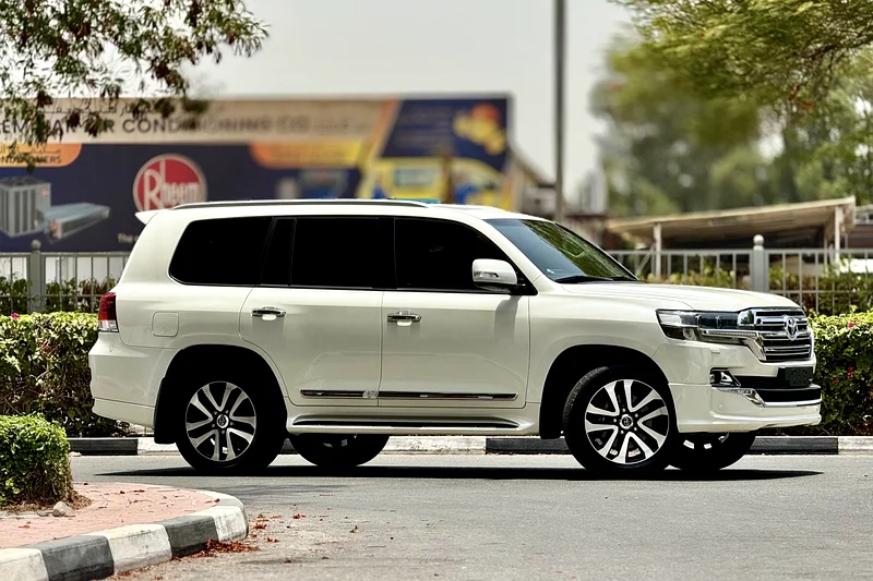 Toyota Land Cruiser 2019 GXR V6 ( Grand Touring ) full option . Gcc specs63157886113409112
