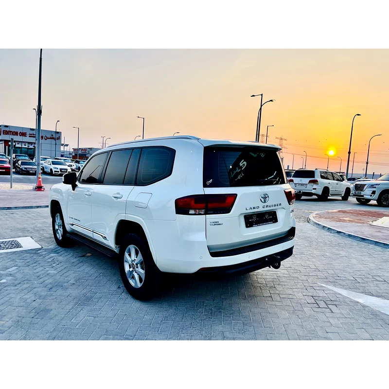 Toyota Land Cruiser GXR Twin Turbo Model 202363157886244994114