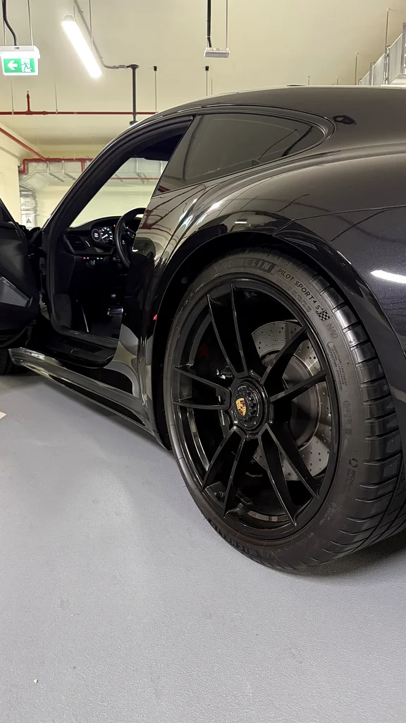 Carrera 4 GTS63156541556867112