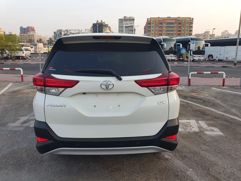 2023 GX TOYOTA RUSH PERL WHITE GCC CAMRA FUL OPTIN TOP REANG EXCELENT COUNDTION63158342302082113