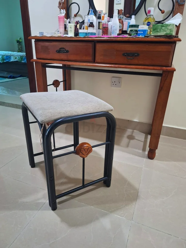 طاولة تلبيس مع كرسي63189121961090112