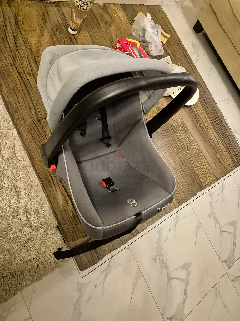 Car seat with sun shade - unused63230186379650119