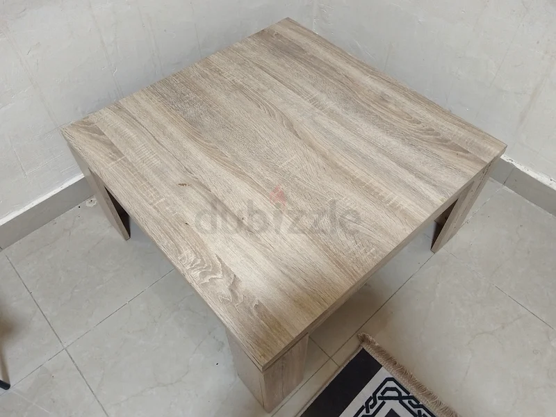 طاولة قهوة أنيقة وعصرية للبيع63216351083394112
