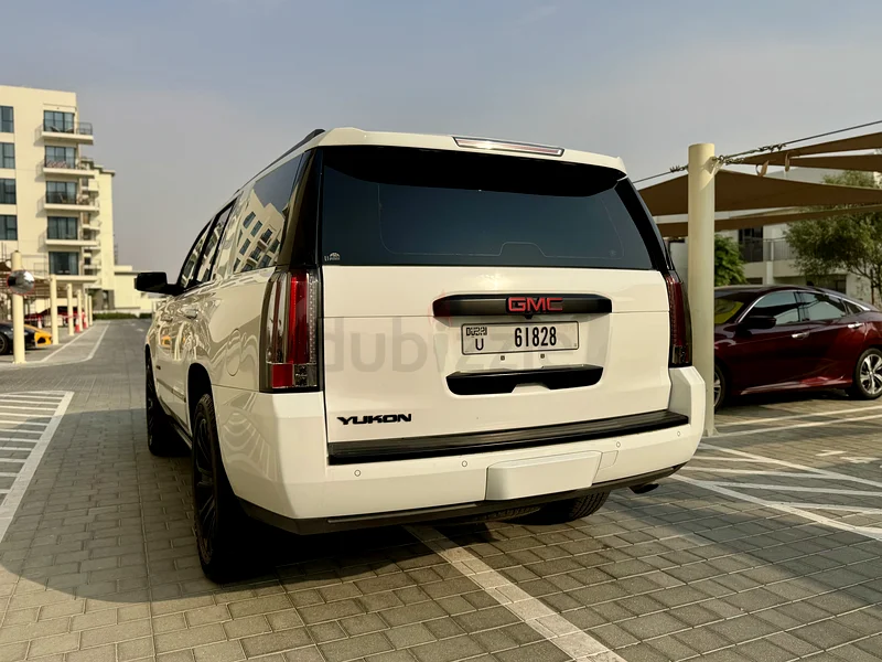 GMC YUKON DENALI GCC, Low Kilometres, Full Option, Private Sale, perfect condition63156040338561112