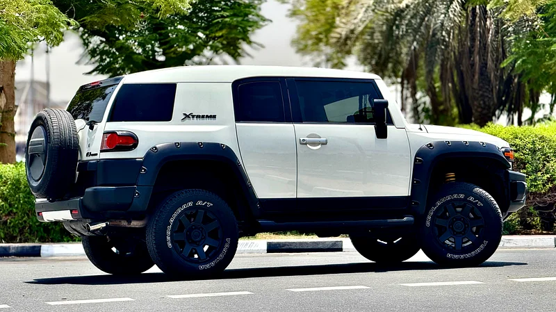 Toyota FJ Cruiser 2015 X-Treme edition ( Full option ) Gcc specs .63158342318977114