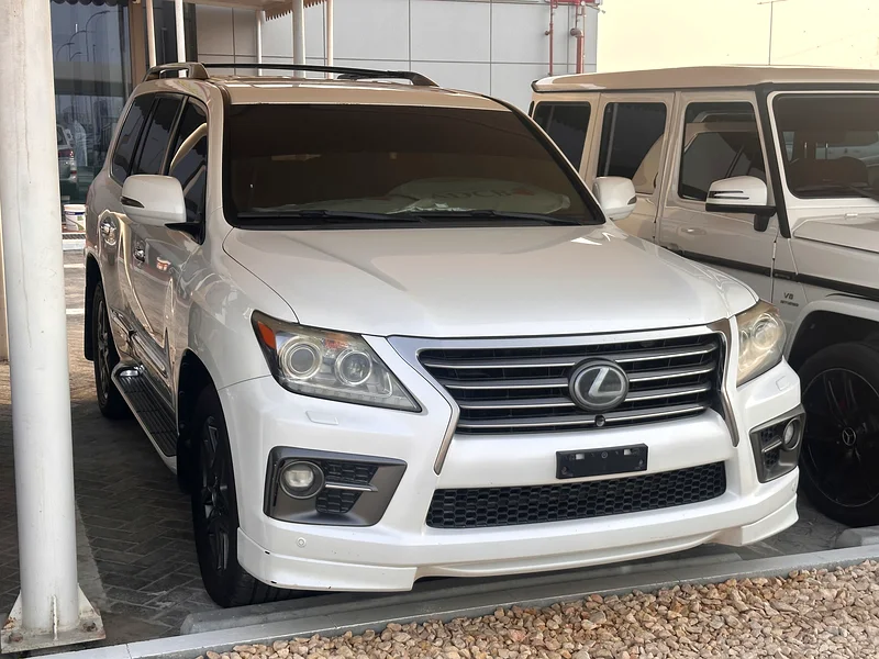 لكزس LX570 201463225313520771111