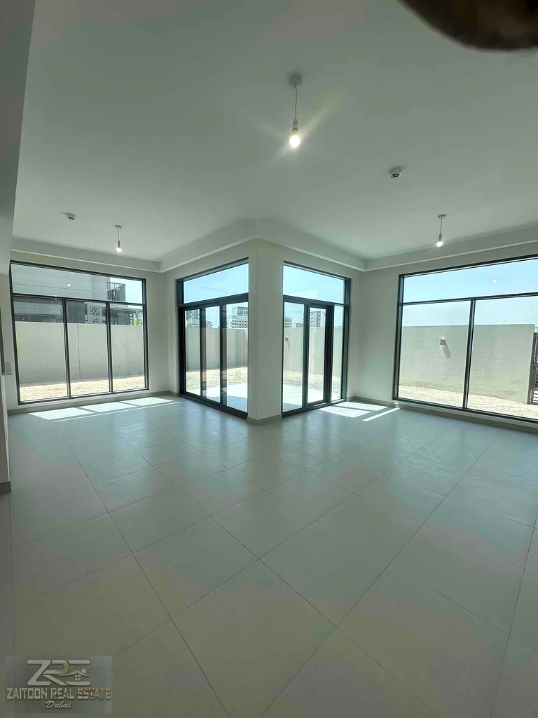 SPACIOUS SEMIDETACHED CORNER 4BEDROOM VILLA WITH MAID AND GUEST ROOM63751404822145113