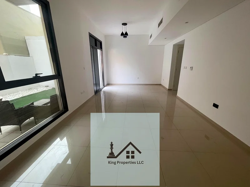 شقة فاخرة مكونة من 3 غرف نوم متاحة للإيجار63299970647298113