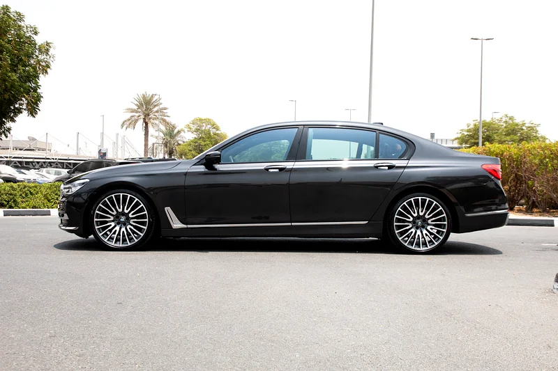 Luxury BMW 740LI fully loaded with low mileage63156542449793113