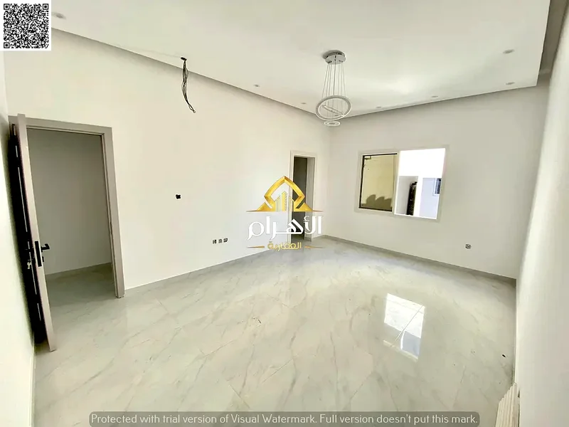 فيلا فاخرة للبيع في الزاهية - مساحة واسعة وتصميم حديث - 3 غرف نوم رئيسية - بسعر خاص! 🏡63893024316675114