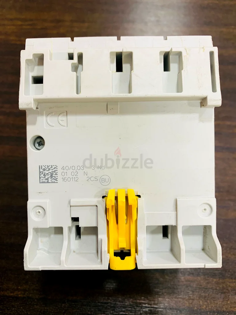 ABB قاطع التسرب الأرضي 4 قطب – حماية من تسرب التيار الأرضي63259707737473112