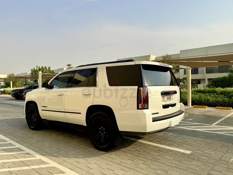 GMC YUKON DENALI GCC, Low Kilometres, Full Option, Private Sale, perfect condition63156040338561111