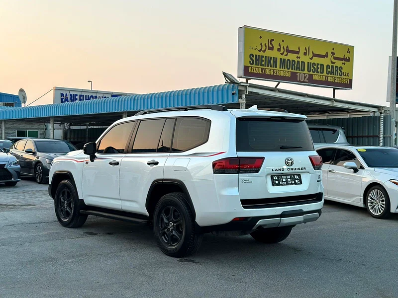 Toyota Land Cruiser GR GCC model 2022 full option63157886216835114