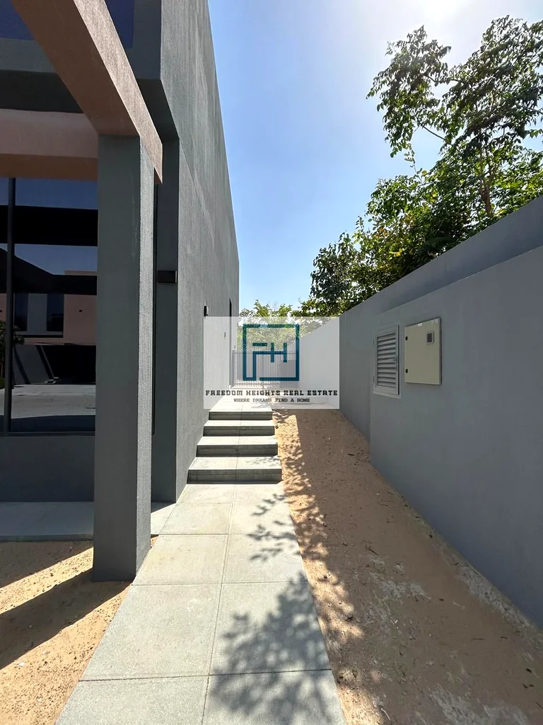 🏡 فيلا زاوية أنيقة مكونة من 4 غرف نوم للإيجار 🏡63157889127809111