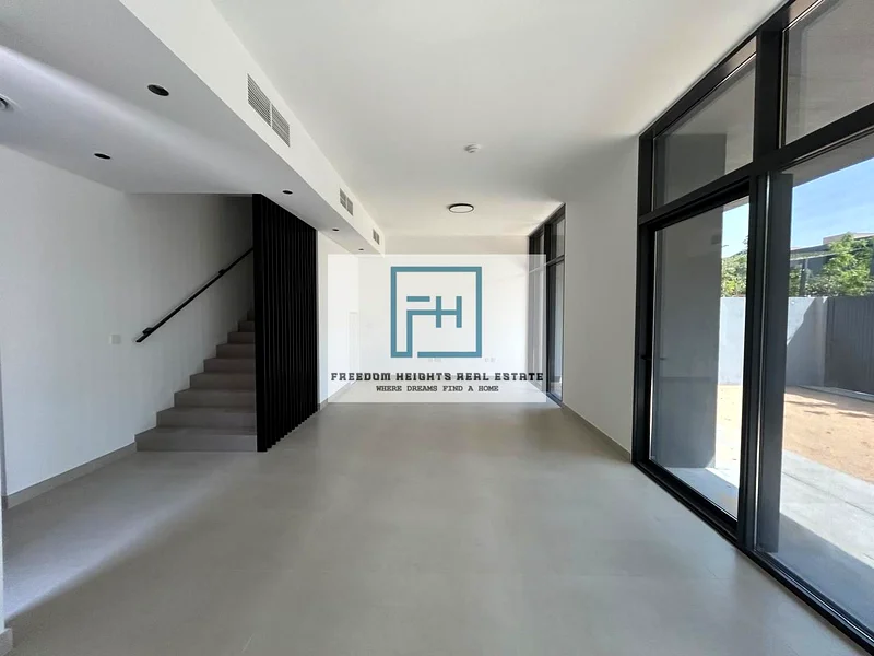 🏡 فيلا زاوية أنيقة مكونة من 4 غرف نوم للإيجار 🏡63157889127809114