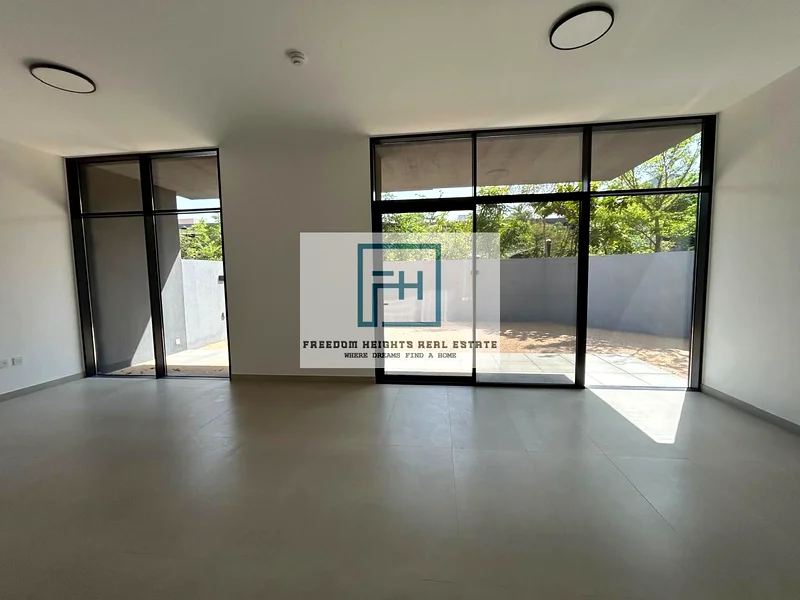 🏡 فيلا زاوية أنيقة مكونة من 4 غرف نوم للإيجار 🏡63157889127809113