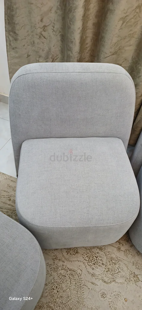 كراسي هلالية من تصميم 2XL63219829410179114