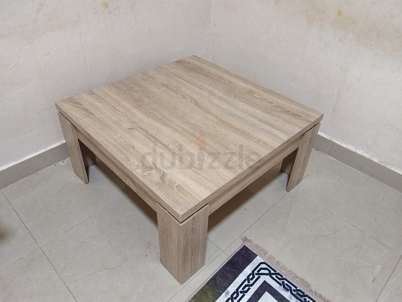 طاولة قهوة أنيقة وعصرية للبيع63216351083394111
