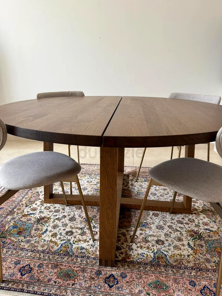 Elegant Round Dining Table- Perfect for Any Space!63222341214082112