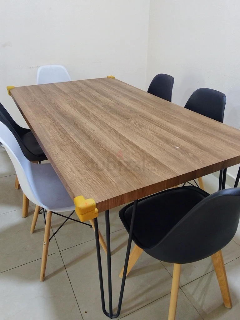مجموعة طاولة طعام عصرية وأنيقة مع 6 كراسي بألوان زاهية63217328477827111