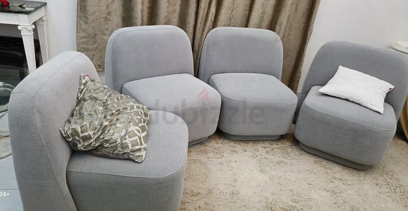 كراسي هلالية من تصميم 2XL63219829410179118
