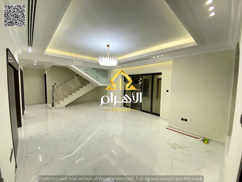 تصميم كلاسيكي مميز يشمل رسوم التسجيل ورسوم الملكية - طابقان وسطح - تكييف مركزي - موقع متميز dir63881481313539113